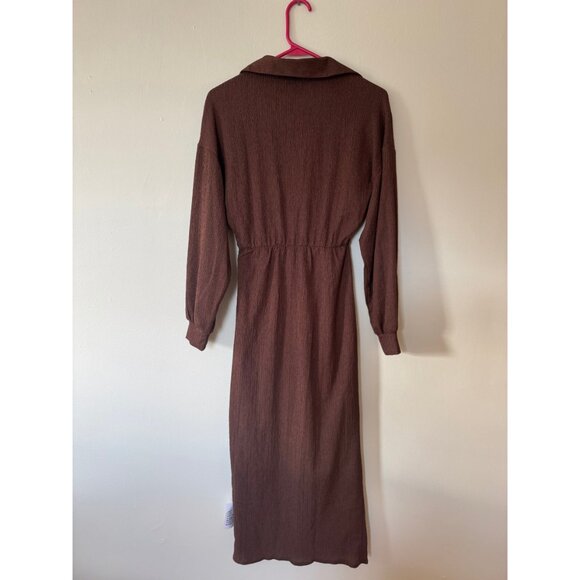 ASOS DESIGN textured collared wrap midi dress in brown - Picture 3 of 7